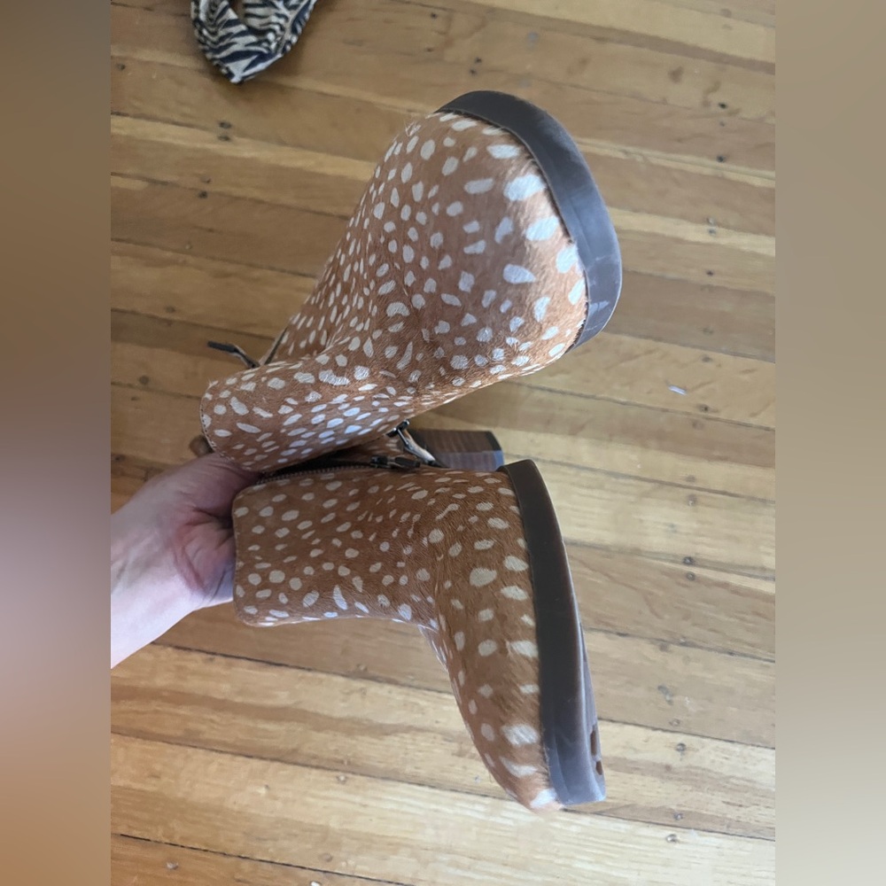 Vionic cow hair pony hair polka dot spotted booties short ankle boots 11 camel - Picture 4 of 7